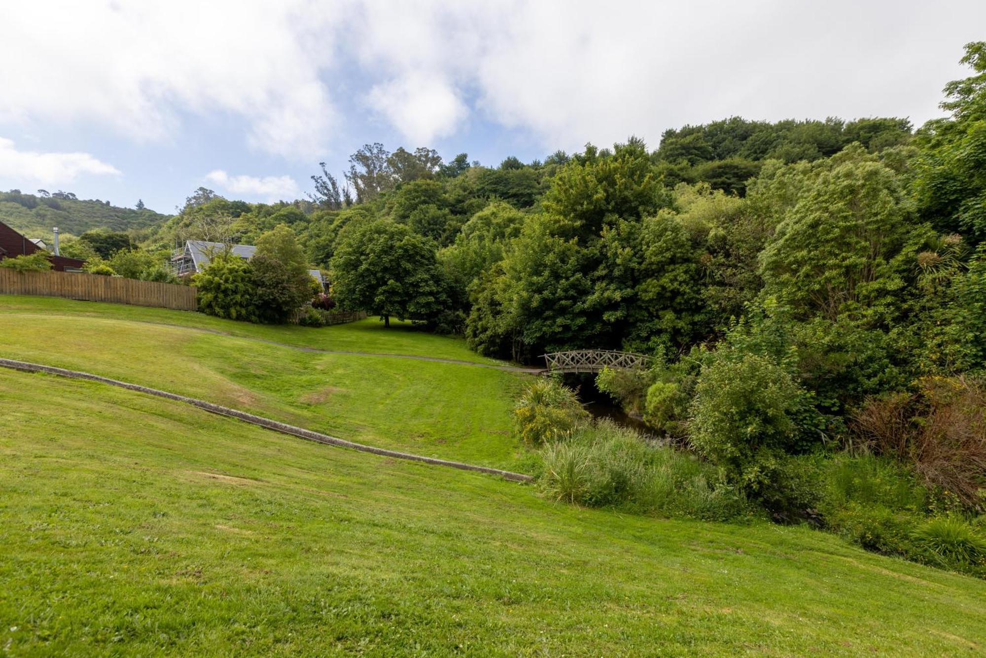 In Town, Close To Nature Apartment Dunedin Bagian luar foto